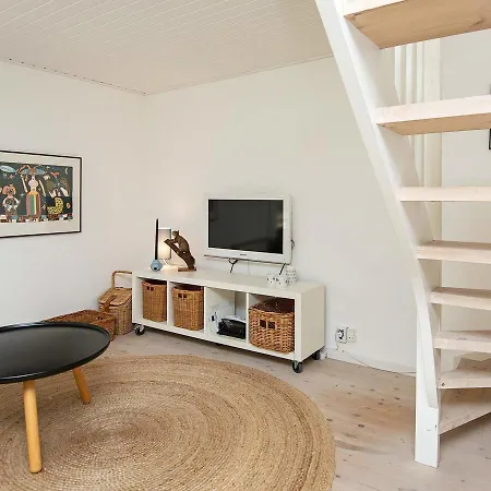Vakantiehuis Three-bedroom Holiday In 62 *
