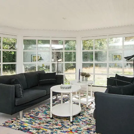 Three-bedroom Holiday In 62